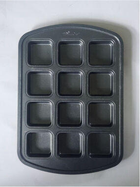Pampered Chef Gray 12-Cavity Square Brownie Bakeware Pan One Size